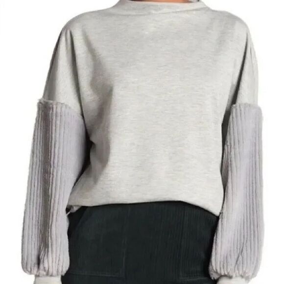 Catherine Malandrino Sweaters - Catherine Malandrino NWT grey faux fur puff sleeve sweater small